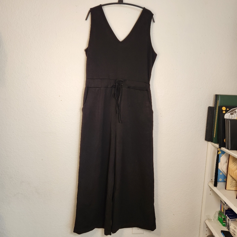 White Birch Black Sleeveless V-Neck Wide-Leg Jumpsuit,‎ Size XL